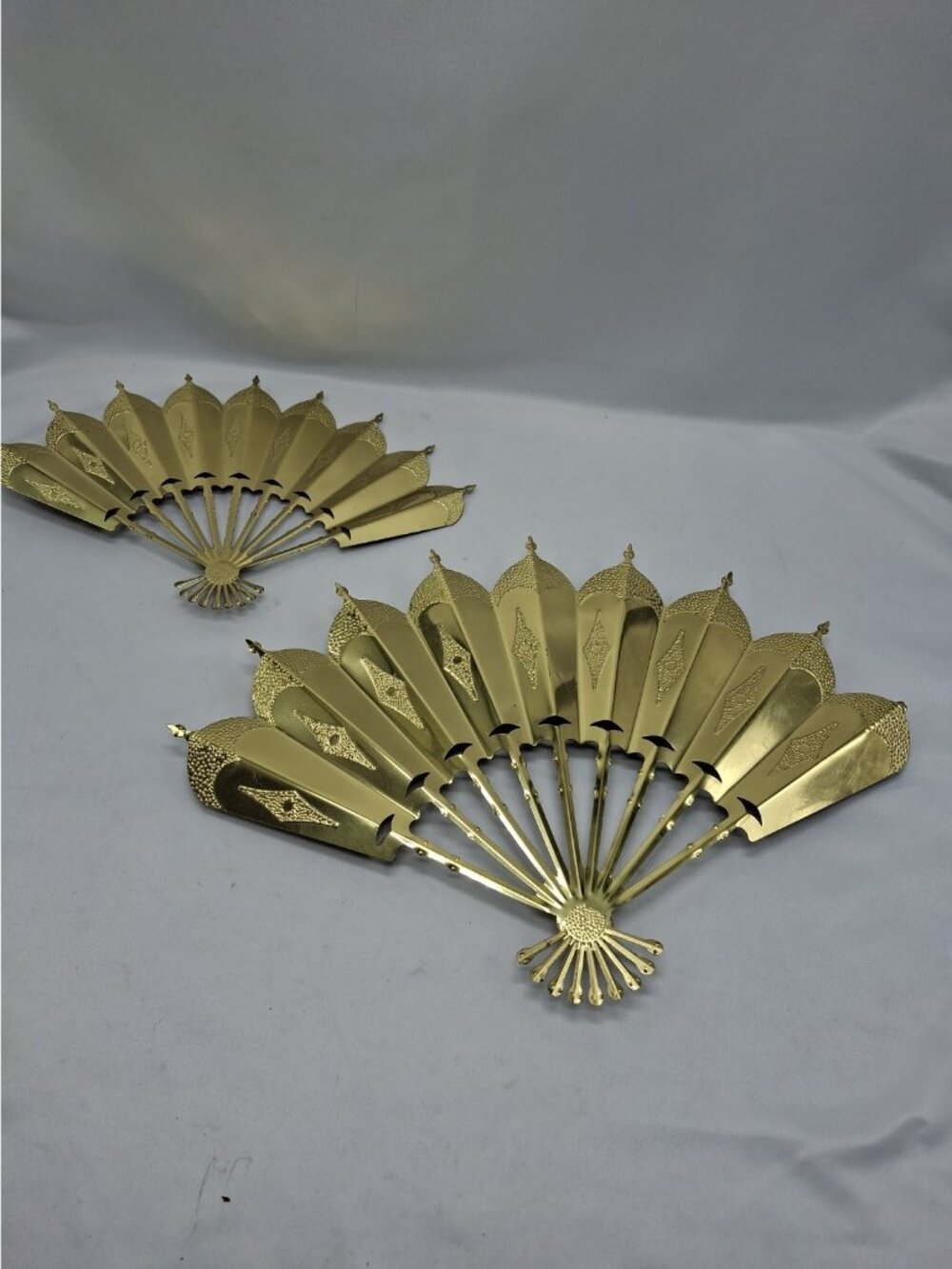 Vtg MCM Set 2 Brass Fans Gold Metal Wall Hangings- 13" & 10"